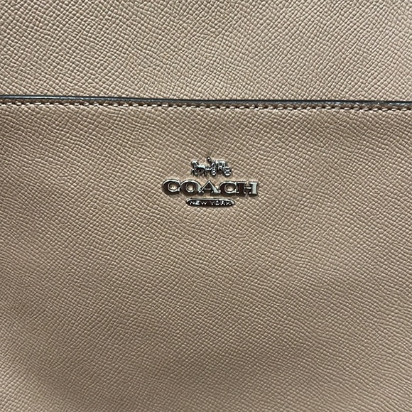 Coach Crossbody Bag - Picture 2 of 7